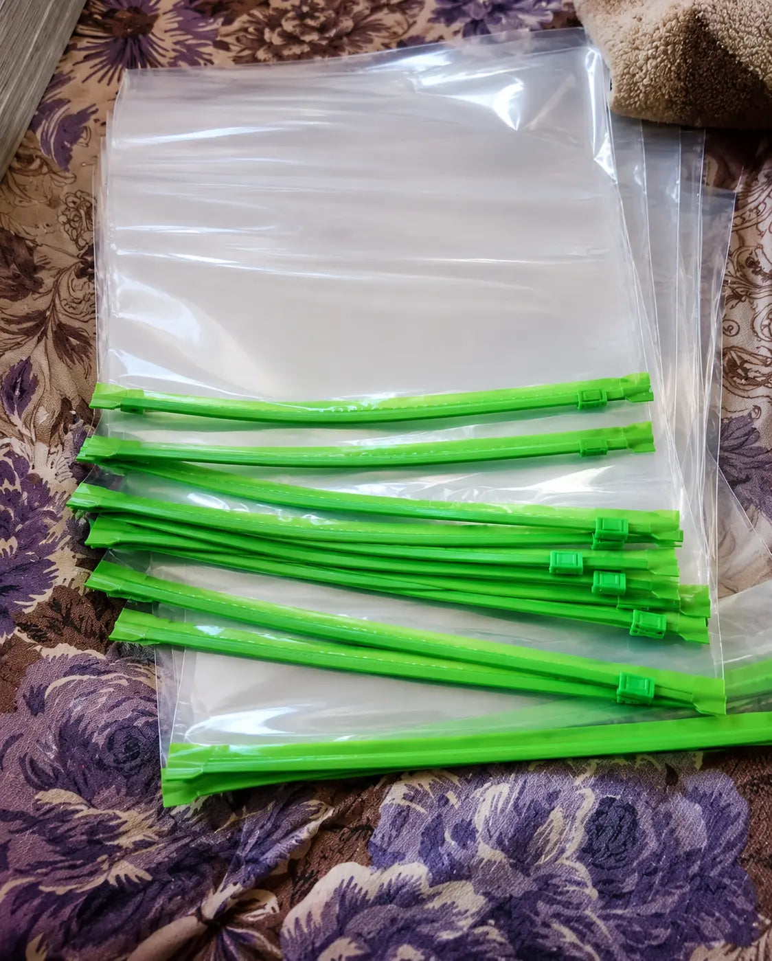 10 Pack of Resuable Bags to Keep Your Fridge Fresh & Kitchen Mess-Free